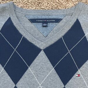 Tommy Hilfiger Men's Blue and Gray V-Neck Sweater